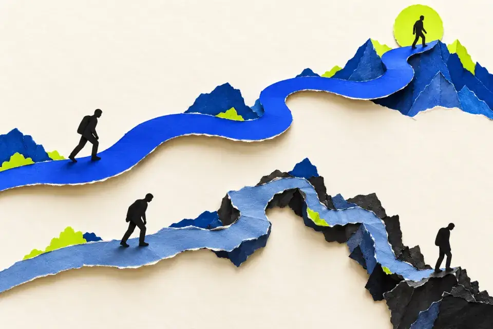 Two offset paths begin at different points and finish differently, illustrating why a copied trade can diverge from its leader.